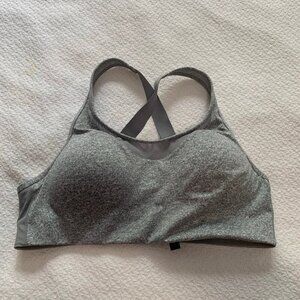 Victoria's Secret PINK Active ultimate lightly lined‎ back clasp sports bra